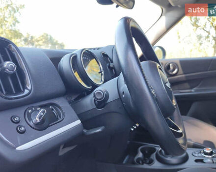 Белый Мини Кантримен, объемом двигателя 1.5 л и пробегом 60 тыс. км за 12500 $, фото 7 на Automoto.ua