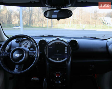 Белый Мини Кантримен, объемом двигателя 1.6 л и пробегом 170 тыс. км за 9900 $, фото 10 на Automoto.ua