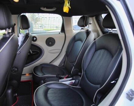 Білий Міні Кантрімен, об'ємом двигуна 1.6 л та пробігом 170 тис. км за 9900 $, фото 7 на Automoto.ua