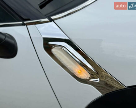 Белый Мини Кантримен, объемом двигателя 1.6 л и пробегом 242 тыс. км за 7850 $, фото 6 на Automoto.ua