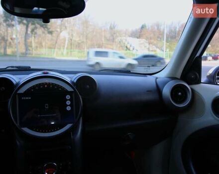Белый Мини Кантримен, объемом двигателя 1.6 л и пробегом 170 тыс. км за 9900 $, фото 12 на Automoto.ua
