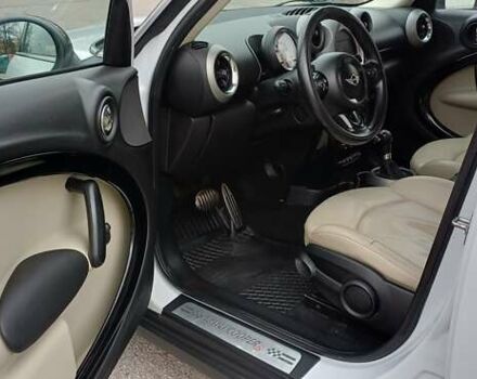 Белый Мини Кантримен, объемом двигателя 1.6 л и пробегом 209 тыс. км за 10400 $, фото 7 на Automoto.ua