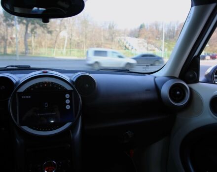 Білий Міні Кантрімен, об'ємом двигуна 1.6 л та пробігом 170 тис. км за 9900 $, фото 12 на Automoto.ua