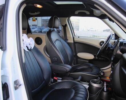 Білий Міні Кантрімен, об'ємом двигуна 1.6 л та пробігом 170 тис. км за 9900 $, фото 9 на Automoto.ua