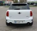 Белый Мини Кантримен, объемом двигателя 1.6 л и пробегом 209 тыс. км за 10400 $, фото 5 на Automoto.ua