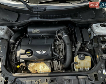 Белый Мини Кантримен, объемом двигателя 1.6 л и пробегом 160 тыс. км за 9900 $, фото 16 на Automoto.ua