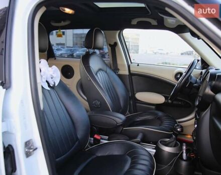 Белый Мини Кантримен, объемом двигателя 1.6 л и пробегом 170 тыс. км за 9900 $, фото 8 на Automoto.ua