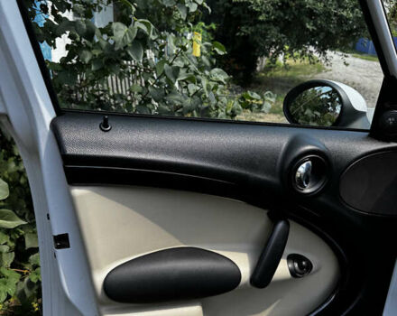 Белый Мини Кантримен, объемом двигателя 1.6 л и пробегом 160 тыс. км за 9900 $, фото 13 на Automoto.ua