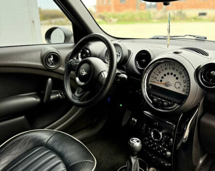 Белый Мини Кантримен, объемом двигателя 1.6 л и пробегом 242 тыс. км за 7850 $, фото 30 на Automoto.ua