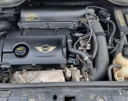 Белый Мини Кантримен, объемом двигателя 1.6 л и пробегом 200 тыс. км за 9790 $, фото 6 на Automoto.ua