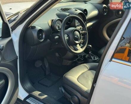 Білий Міні Кантрімен, об'ємом двигуна 1.6 л та пробігом 150 тис. км за 8800 $, фото 35 на Automoto.ua