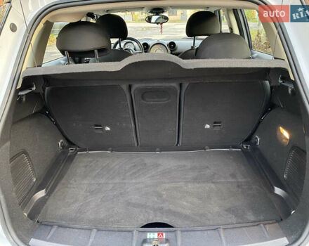 Белый Мини Кантримен, объемом двигателя 1.6 л и пробегом 155 тыс. км за 10800 $, фото 16 на Automoto.ua