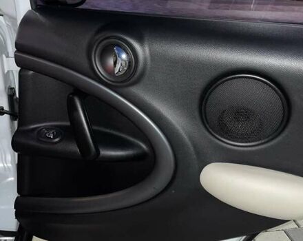 Белый Мини Кантримен, объемом двигателя 1.6 л и пробегом 290 тыс. км за 10800 $, фото 22 на Automoto.ua