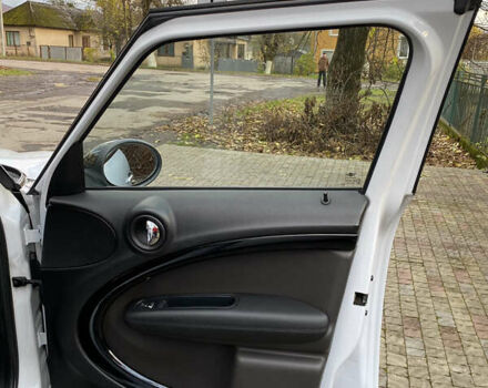 Белый Мини Кантримен, объемом двигателя 1.6 л и пробегом 155 тыс. км за 10800 $, фото 11 на Automoto.ua