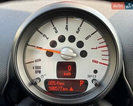 Білий Міні Кантрімен, об'ємом двигуна 1.6 л та пробігом 150 тис. км за 8800 $, фото 86 на Automoto.ua