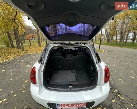 Белый Мини Кантримен, объемом двигателя 2 л и пробегом 185 тыс. км за 12250 $, фото 7 на Automoto.ua