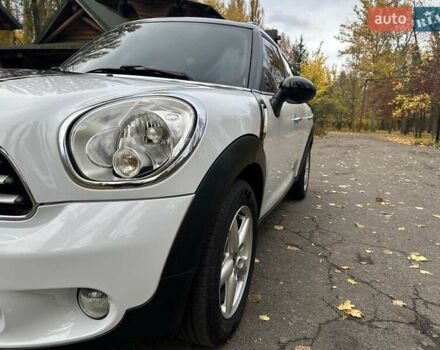 Белый Мини Кантримен, объемом двигателя 2 л и пробегом 185 тыс. км за 12250 $, фото 13 на Automoto.ua