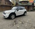 Белый Мини Кантримен, объемом двигателя 2 л и пробегом 185 тыс. км за 12250 $, фото 3 на Automoto.ua