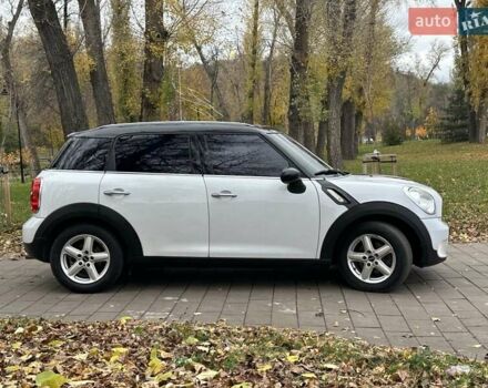 Белый Мини Кантримен, объемом двигателя 2 л и пробегом 185 тыс. км за 12250 $, фото 5 на Automoto.ua