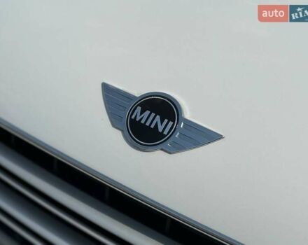 Белый Мини Кантримен, объемом двигателя 1.6 л и пробегом 146 тыс. км за 11900 $, фото 13 на Automoto.ua