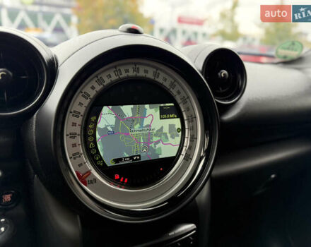 Білий Міні Кантрімен, об'ємом двигуна 2 л та пробігом 220 тис. км за 12400 $, фото 51 на Automoto.ua