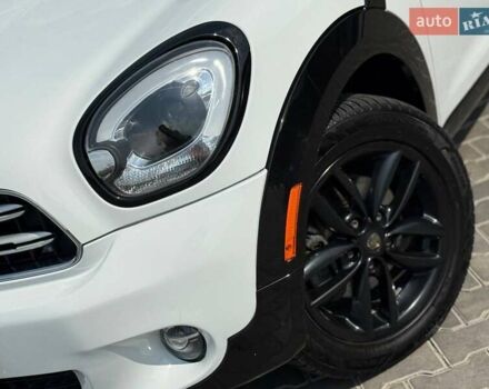 Белый Мини Кантримен, объемом двигателя 1.6 л и пробегом 146 тыс. км за 11900 $, фото 2 на Automoto.ua