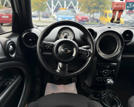 Білий Міні Кантрімен, об'ємом двигуна 2 л та пробігом 220 тис. км за 12400 $, фото 32 на Automoto.ua