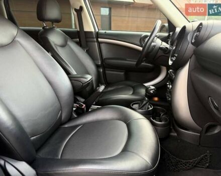 Белый Мини Кантримен, объемом двигателя 1.6 л и пробегом 146 тыс. км за 11900 $, фото 28 на Automoto.ua