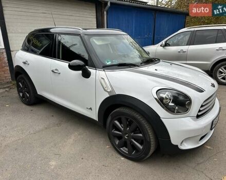 Білий Міні Кантрімен, об'ємом двигуна 2 л та пробігом 140 тис. км за 16500 $, фото 5 на Automoto.ua