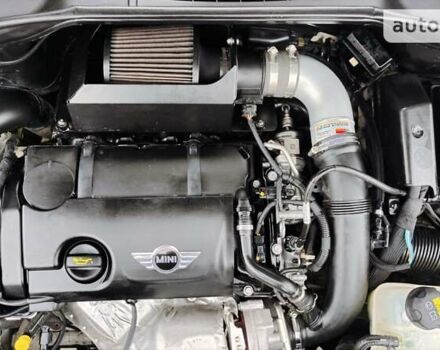 Білий Міні Кантрімен, об'ємом двигуна 1.6 л та пробігом 178 тис. км за 13000 $, фото 16 на Automoto.ua