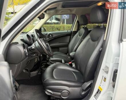 Белый Мини Кантримен, объемом двигателя 1.6 л и пробегом 107 тыс. км за 11490 $, фото 8 на Automoto.ua