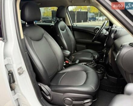 Белый Мини Кантримен, объемом двигателя 1.6 л и пробегом 107 тыс. км за 11490 $, фото 12 на Automoto.ua