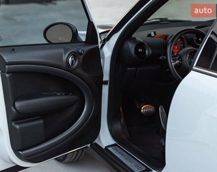 Белый Мини Кантримен, объемом двигателя 1.6 л и пробегом 97 тыс. км за 13600 $, фото 5 на Automoto.ua