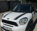 Белый Мини Кантримен, объемом двигателя 1.6 л и пробегом 134 тыс. км за 10000 $, фото 1 на Automoto.ua