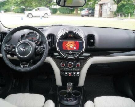Білий Міні Кантрімен, об'ємом двигуна 2 л та пробігом 65 тис. км за 8700 $, фото 8 на Automoto.ua