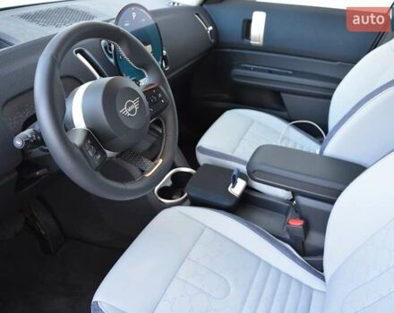 Белый Мини Кантримен, объемом двигателя 0 л и пробегом 4 тыс. км за 40838 $, фото 4 на Automoto.ua