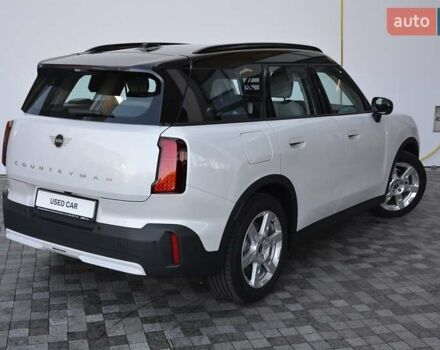 Белый Мини Кантримен, объемом двигателя 0 л и пробегом 4 тыс. км за 40838 $, фото 2 на Automoto.ua