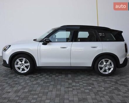 Белый Мини Кантримен, объемом двигателя 0 л и пробегом 4 тыс. км за 40838 $, фото 1 на Automoto.ua