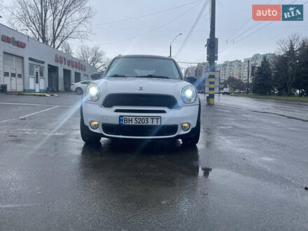 Белый Мини Кантримен, объемом двигателя 1.6 л и пробегом 121 тыс. км за 12000 $, фото 1 на Automoto.ua