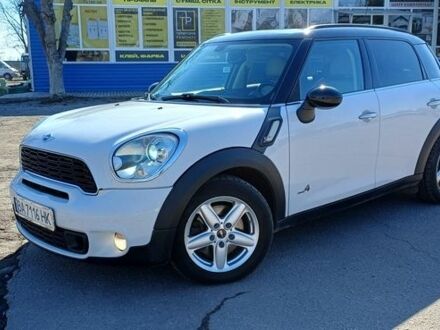 Білий Міні Кантрімен, об'ємом двигуна 1.6 л та пробігом 209 тис. км за 10300 $, фото 1 на Automoto.ua
