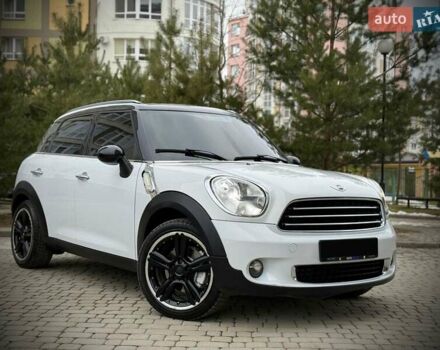 Білий Міні Кантрімен, об'ємом двигуна 1.6 л та пробігом 245 тис. км за 8700 $, фото 1 на Automoto.ua