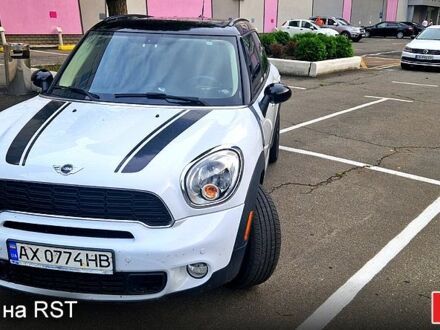 Мини Кантримен 2013 в Киеве на Automoto.ua Белый Мини Кантримен, объемом двигателя 1.6 л и пробегом 82 тыс. км за 12900 $, фото 1 на Automoto.ua