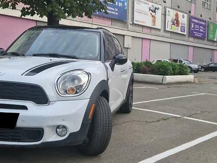 Білий Міні Кантрімен, об'ємом двигуна 1.6 л та пробігом 83 тис. км за 11400 $, фото 1 на Automoto.ua
