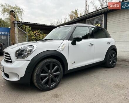 Білий Міні Кантрімен, об'ємом двигуна 2 л та пробігом 140 тис. км за 16500 $, фото 1 на Automoto.ua