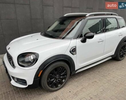 Білий Міні Кантрімен, об'ємом двигуна 2 л та пробігом 32 тис. км за 17900 $, фото 1 на Automoto.ua