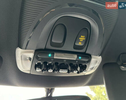 Чорний Міні Кантрімен, об'ємом двигуна 2 л та пробігом 135 тис. км за 17900 $, фото 29 на Automoto.ua