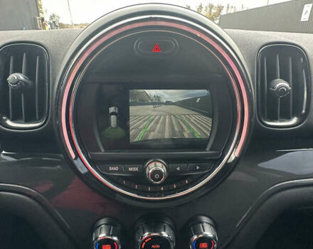 Чорний Міні Кантрімен, об'ємом двигуна 1.5 л та пробігом 85 тис. км за 15700 $, фото 14 на Automoto.ua