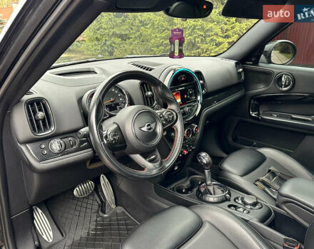 Чорний Міні Кантрімен, об'ємом двигуна 2 л та пробігом 135 тис. км за 17900 $, фото 12 на Automoto.ua