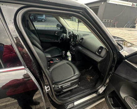 Чорний Міні Кантрімен, об'ємом двигуна 1.5 л та пробігом 85 тис. км за 15700 $, фото 10 на Automoto.ua