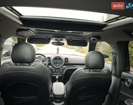 Чорний Міні Кантрімен, об'ємом двигуна 2 л та пробігом 135 тис. км за 17900 $, фото 33 на Automoto.ua